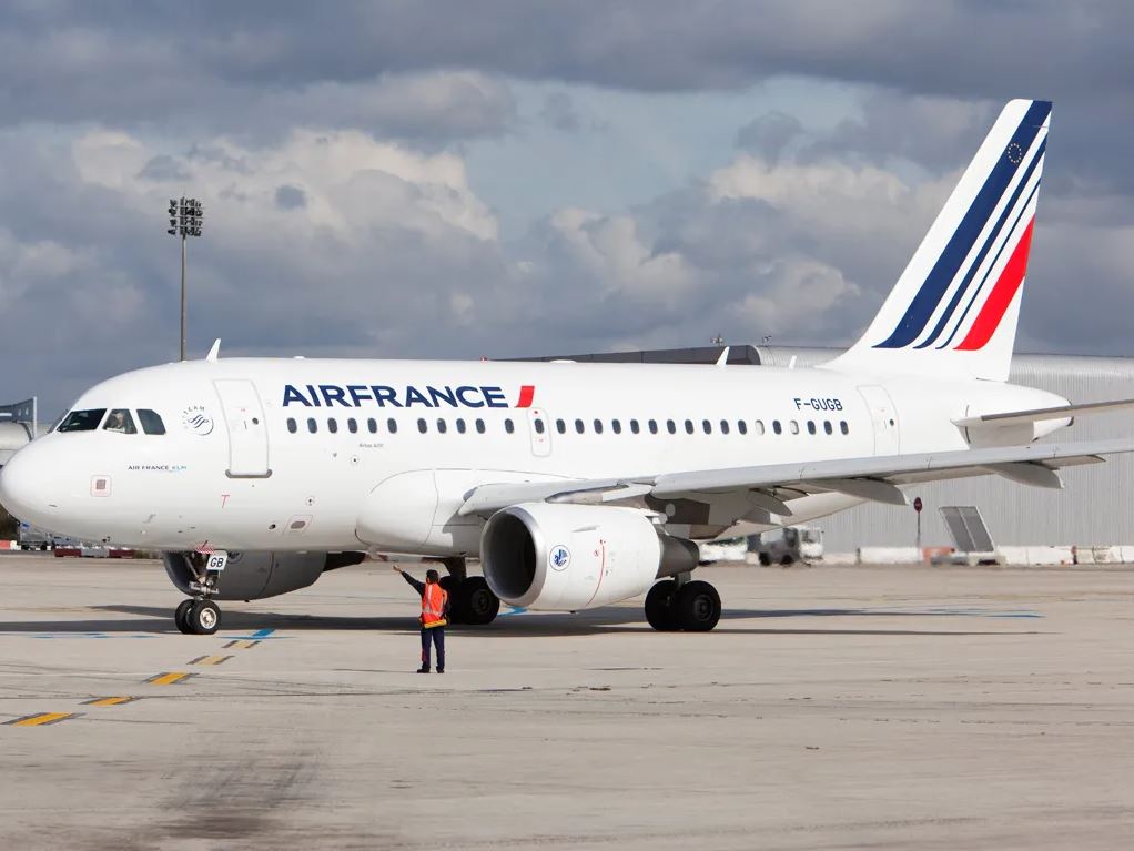 Avión de Air France. Francia prohíbe los vuelos interiores.