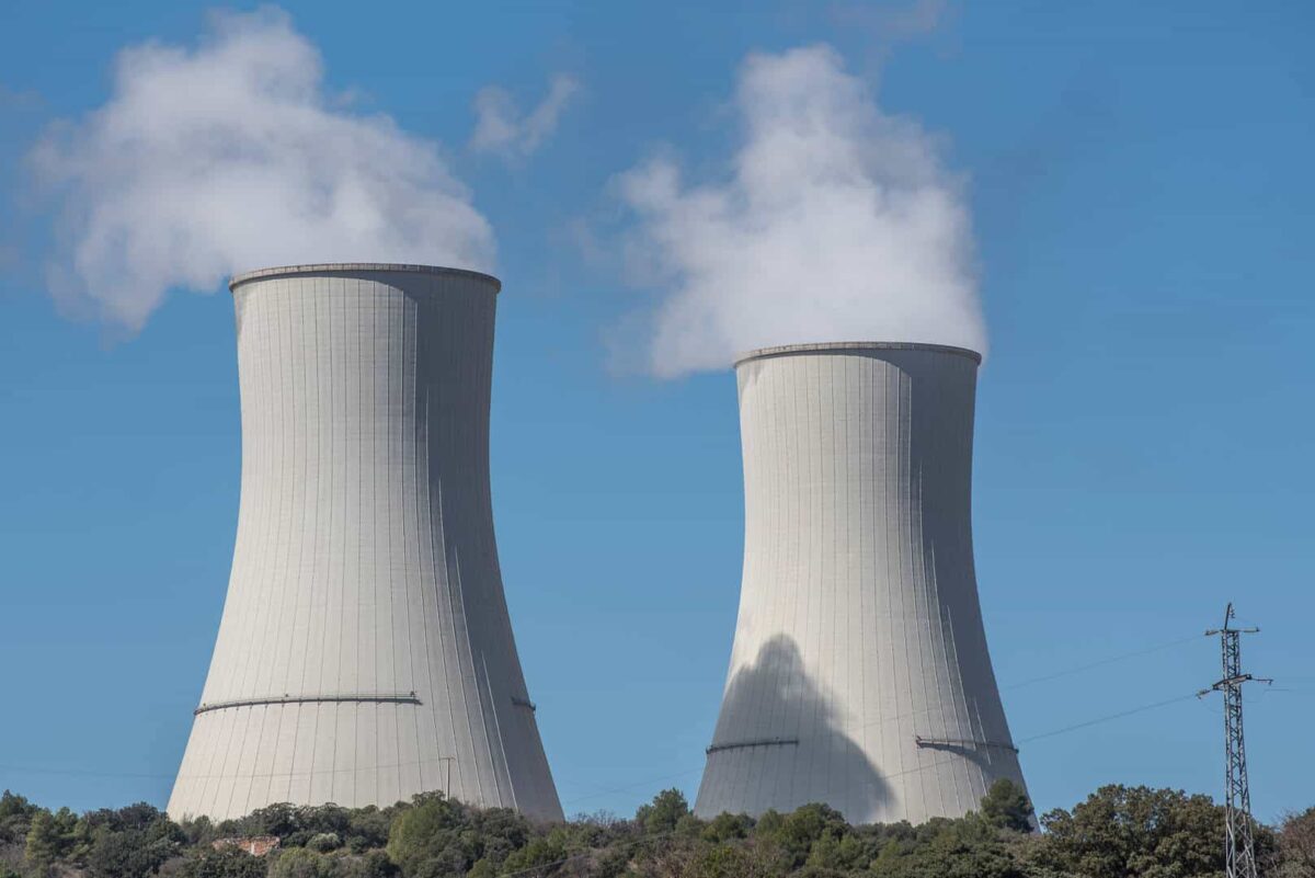 Endesa, Iberdrola, Naturgy y EDP avisan de que la confiscación de beneficios provocará el "cese de actividad del parque nuclear" Nuclear-1200x801